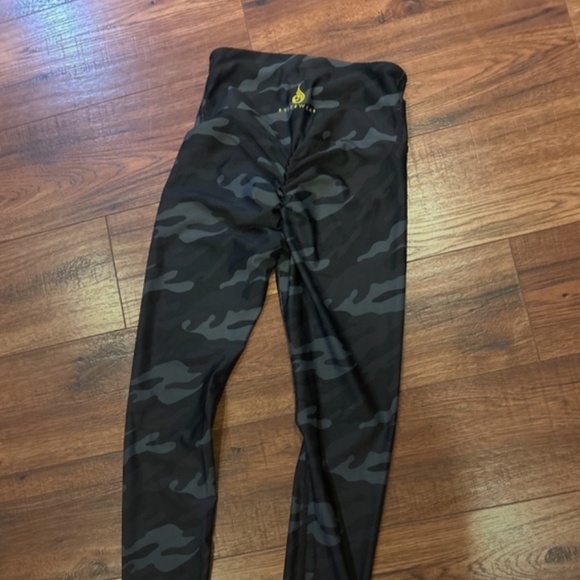 Ryderwear scrunch but leggings - Picture 6 of 6